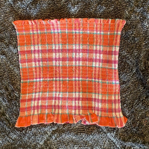 🎉HP🎉 Smocked tube top - Picture 3 of 4